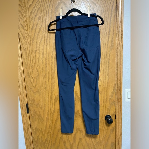 Lululemon Womens Pants Tapered Fit NAVY Stretch Size  2 - EUC - 4 Pocket Style - Picture 4 of 7